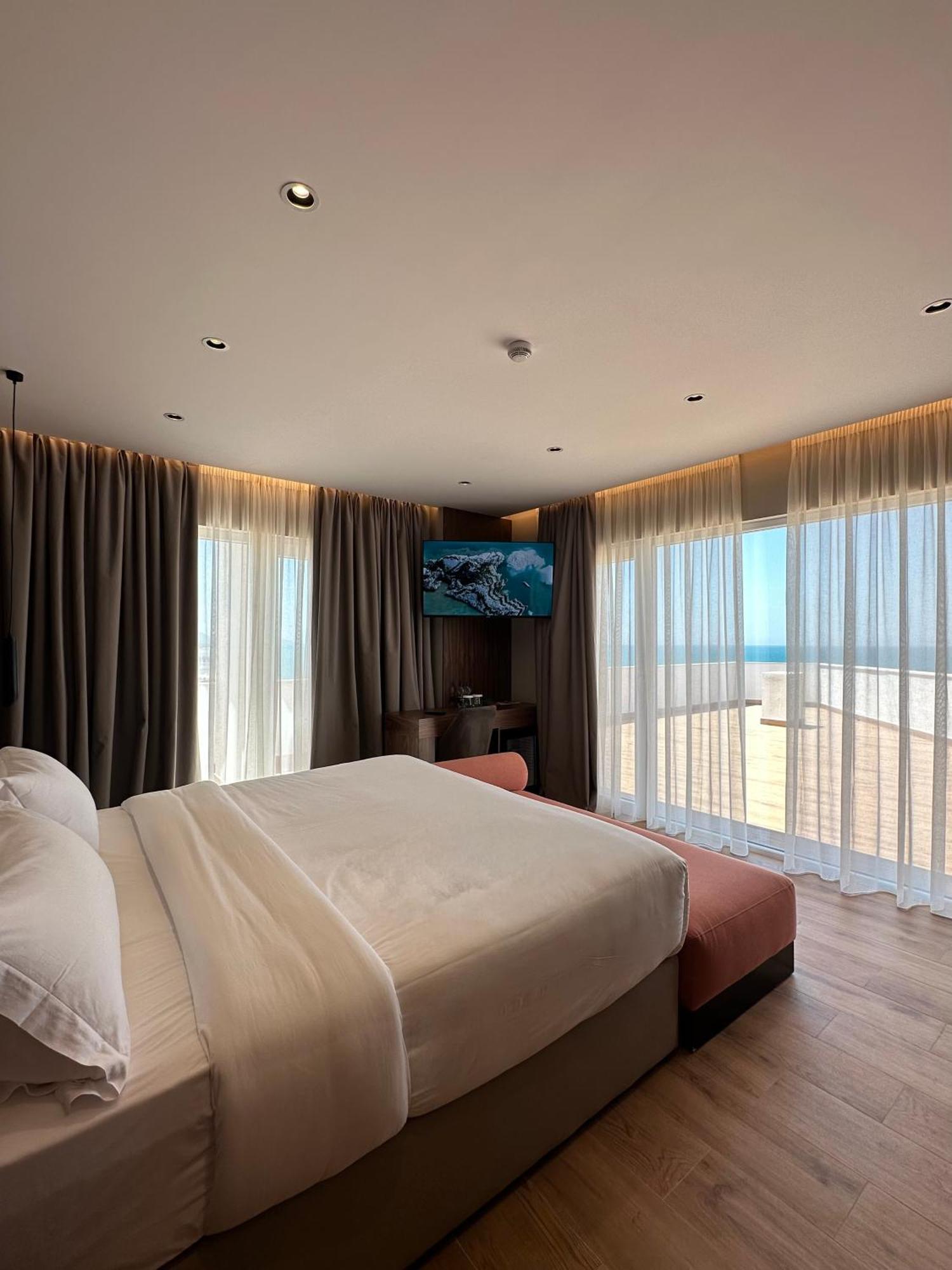 Klajdi Resort & Spa Golem  Phòng bức ảnh A bedroom at the hotel